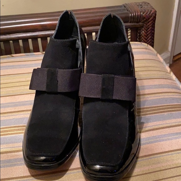 Shoes - Picture 3 of 4